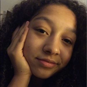 Meet your Posher, Anaya